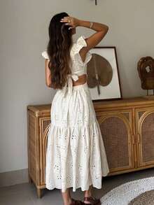 Vestido Midi de Laise com Forro – Babado na Saia, Abertura Frontal e Amarração nas Costas - Branco - Visão 3