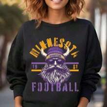 Minnesota Football Sweatshirt, Vikings Mascot Sweatshirt, Football Apparel, Vikings Pullover, Football Fan Wear, Game Day Apparel Comfortable Cotton Crew Neck Sweatshirt Sports Commuting Two-Way Wear - 黑色 - 查看 3