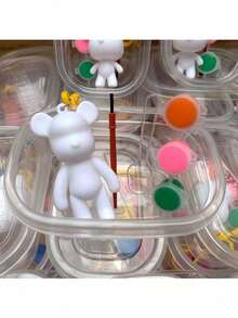 1/2/5/6 件套 DIY 手工套装 - 涂鸦娃娃钥匙扣，彩色小熊造型钥匙圈 | 材质：塑料 | 套装包含：1 个小熊素体 + 3 色颜料 + 1 个搅拌勺 + 1 个钥匙扣 | 颜色随机 | 提升创造力和动手能力 | 适用于派对游戏、课堂奖励、节日礼物