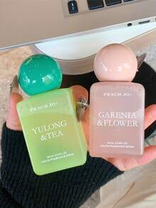 1瓶90毫升香氛喷雾，经典香型，室内外空气清新剂，持久留香，适合约会、派对、度假、居家、酒店和办公室使用，是馈赠亲友的理想之选！生日礼物/圣诞礼物 - 多種香型 - 查看 1