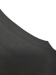 New Year HAPPY NEW YEAR Gold Artistic Letters Happy New Year Theme Fashion Pattern Print Casual Women's Long Sleeve T-Shirt Polyester Stretch Fabric Autumn Winter Season European And American Women's Comfortable Loose Round Neck Clothing Women's Long Sleeve T-Shirt - White And Navy Off-The-Shoulder Cropped Top-White And Navy Off-The-Shoulder Cropped Top - 黑色 - 查看 4