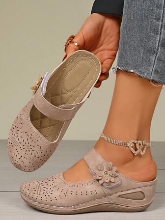 Sandalias de playa con cuña floral y suela gruesa, de un solo tirante, para talla grande, nuevos zapatos de mujer de verano 2025 con punta cerrada