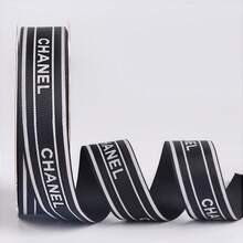 2.5厘米宽双面缎面涤纶丝带，高密度编织，光滑柔软，不起球，适用于花束包装、花艺设计、礼品盒蝴蝶结制作、蛋糕装饰、DIY手工，适用于婚礼、情人节、生日、圣诞节、新年等各种场合。 - 彩色 - 查看 10