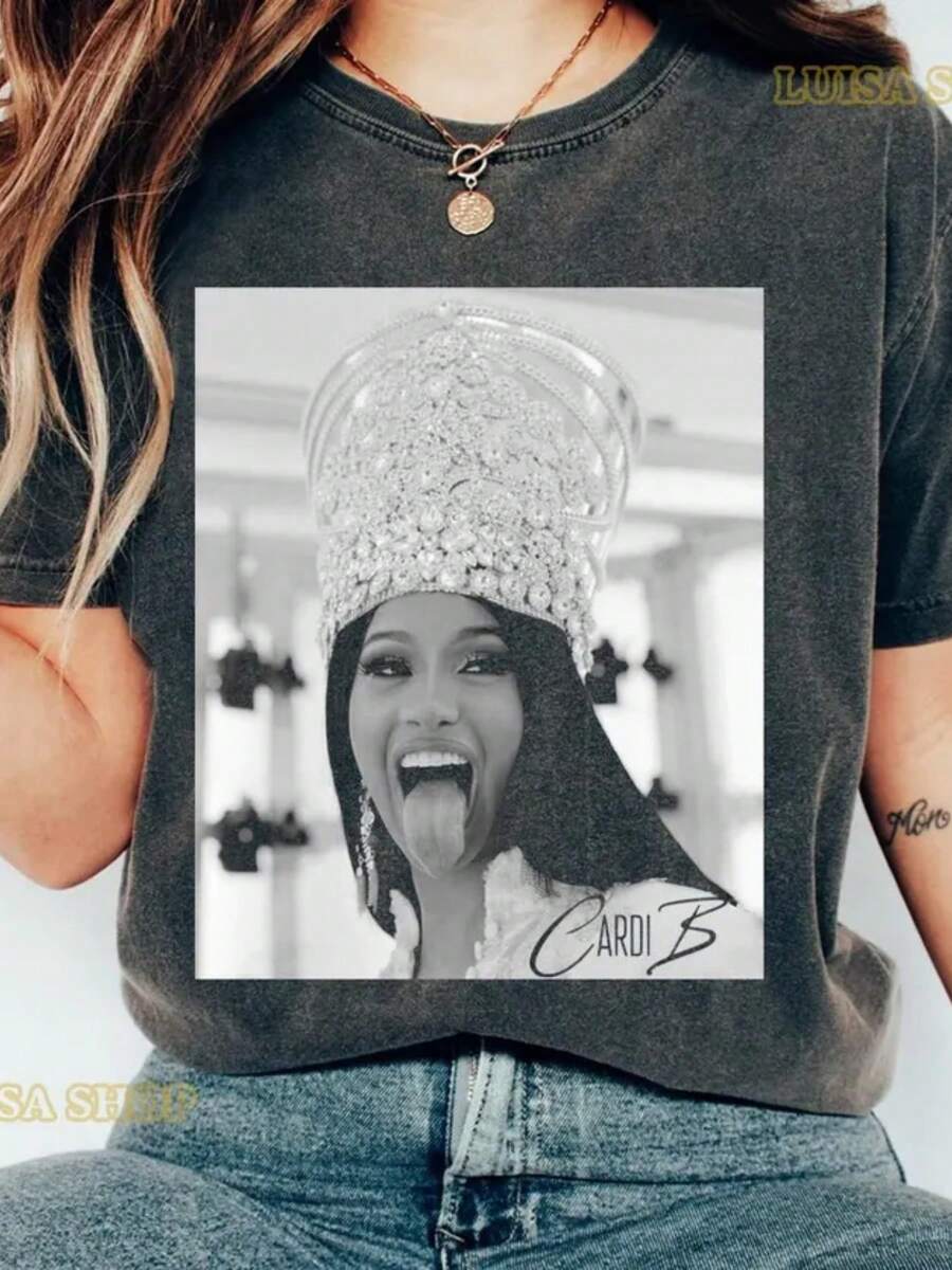 Black T-Shirt  With Popular Colors, Animal Patterns, Geometric Patterns, Tie Dye Patterns, Floral Patterns, Millennial Spicy Girl Style, Y2K Style, Basic Patterns, Floral Patterns, Loose,Fall Outfit For Women, Christmas Outfit Women,Tops,Fall Clothes For Women,Vestidos Elegantes De Mujer,Winter Clothes For Women,Niche Vitality,  Am I The Drama,  T-Shirt,  Retro Shirt, Vintage T-Shirt, Little Miss Drama Tour, Concer - 黑色 - 查看 1