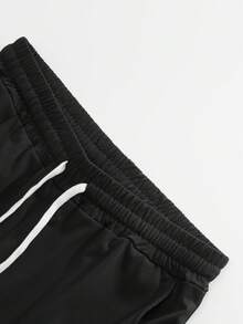 Bộ đồ nam 2 món màu đen nhẹ, kiểu dáng thường ngày, áo thun rộng + quần short kaki, trang phục thể thao thoải mái phù hợp cho bãi biển, kỳ nghỉ, du lịch. - màu đen - Xem 7