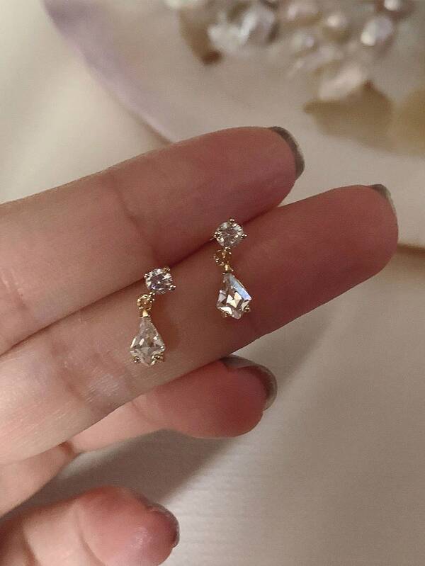 BALMORA 一对925纯银复古优雅水滴形锆石耳钉，女士时尚耳环，适合派对、日常佩戴，也是一份贴心的礼物。