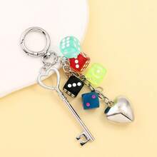 幸运树脂骰子包包挂饰 3D 立方体 方形骰子 心形钥匙扣 钥匙链 适用于包包、钱包、手机或汽车挂件 - 彩色 - 查看 4