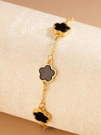 1 件时尚简约五瓣花设计经典女士手链，适合日常佩戴，送给朋友的最佳礼物