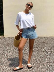 Livesso Solid Round Neck Tee - Putih - View 5