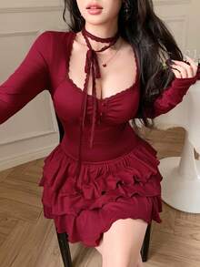 abyoxi 女士酒红色蕾丝拼接方领连衣裙，系带设计，前单排扣，后拉链，长袖收腰，多层荷叶边迷你连衣裙，内置弹力针织短裤内衬，性感复古，优雅浪漫，适合约会、派对晚宴、新年、情人节、秋冬等场合的短款连衣裙 - 酒紅色 - 查看 1