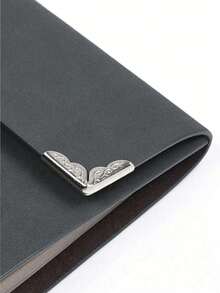 50个金色金属书角保护套——优雅保护书籍、相册和诗集。完美保护和装饰书籍，是返校学生和爱书人士的理想之选。也是打造整洁工作空间、返校学习的必备办公用品。 - 均碼 - 查看 4