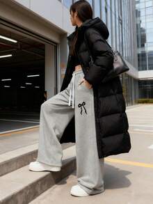 بنطلون نسائي دافئ ومريح من الفليس واسع الساق، مطرز بفيونكة جميلة | خصر عالي مع رباط، بنطلون رياضي فضفاض، مناسب للكاجوال والمنزل والموضة الشارعية في فصلي الخريف والشتاء