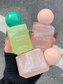 1瓶90毫升香氛喷雾，经典香型，室内外空气清新剂，持久留香，适合约会、派对、度假、居家、酒店和办公室使用，是馈赠亲友的理想之选！生日礼物/圣诞礼物 - 多種香型 - 查看 6