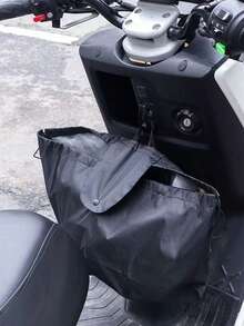 防水摩托车头盔收纳袋 – 大容量便携包，适用于全盔和半盔，也适用于电动滑板车和电动自行车骑行者 – 耐用牛津布面料，带按扣和提手设计 – 便携式防尘罩，适用于摩托车、自行车、滑雪头盔