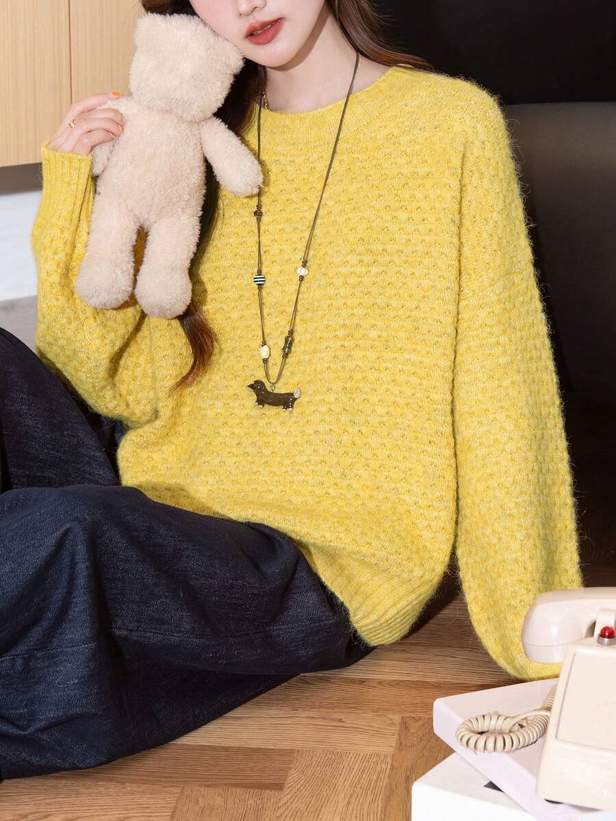 女式秋冬简约纹理设计宽松圆领套头毛衣 - 柔黃 - 查看 1