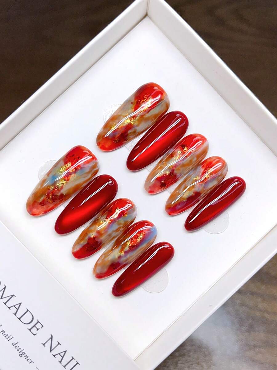 纯手工制作可佩戴美甲片，椭圆形；手绘油画敦煌红新年美甲，个性化秋冬美甲，简约设计，全覆盖假指甲，Y2K美甲，独特小众创意假指甲，日常美甲，现代风格美甲，可拆卸可重复使用。美甲用品，手工按压式美甲片