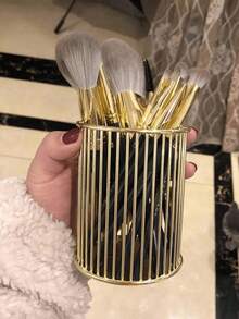Nordischer Stil Goldener Stifthalter und Make-up Pinsel Organizer - tragbarer multifunktionaler Schreibtisch Aufbewahrung, kann Kosmetik und Büromaterial aufnehmen, elegantes Design, strapazierfähiges Material, kompakt & tragbar | ideal für Schreibtisch Dekoration Zuhause, Studierzimmer Organisation, auch ein tolles Geburtstagsgeschenk für Frauen und Teenager | minimalistisches Aussehen, wasserfeste Oberfläche, leicht zu reinigen, geeignet für Schlafzimmer, Büro oder Reisen, Raumdekoration - Verschiedenfarbig - Übersicht 2