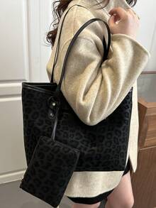 BAILEE 套装包，时尚休闲度假风，轻便易携，金色五金配件饰以铆钉，双提手设计，小巧可单独携带，可用作化妆包或零钱包，拉链封口，多隔层设计，大容量，防水耐磨。 - 彩色 - 查看 7