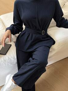 DAZY Bộ 2 món áo thun tay dài cổ cao thắt eo và quần sọc rộng rãi cho nữ mùa thu - Màu xanh hải quân - Xem 5