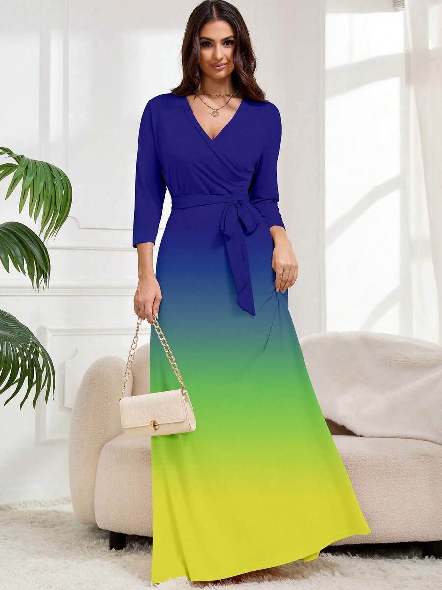 大码女装连衣裙，时尚深V领，优雅半袖连衣裙，针织面料，定位印花，秋季女装度假装