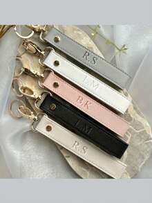 定制字母PU皮革钥匙扣、个性化腕带钥匙扣、婚礼派对礼品、汽车钥匙扣、男女通用皮革钥匙扣