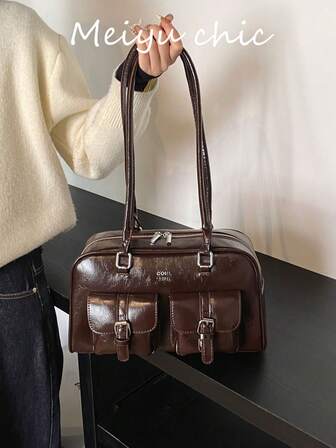 Un bolso de hombro de mujer de alta gama y de moda, en material de PU de color chocolate, con cierre de cremallera y doble asa, que se puede llevar al hombro o en la mano. El interior puede contener artículos esenciales diarios como llaves, lápiz labial y cosméticos, lo que lo convierte en el accesorio perfecto para mujeres para salidas diarias, citas, compras, viajes, fiestas y como regalo de Nochebuena o para viajes navideños.