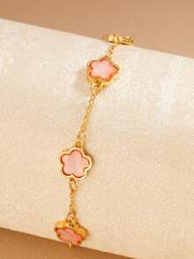 1 件简约五瓣花设计经典女士手链，适合日常佩戴，也适合送给朋友