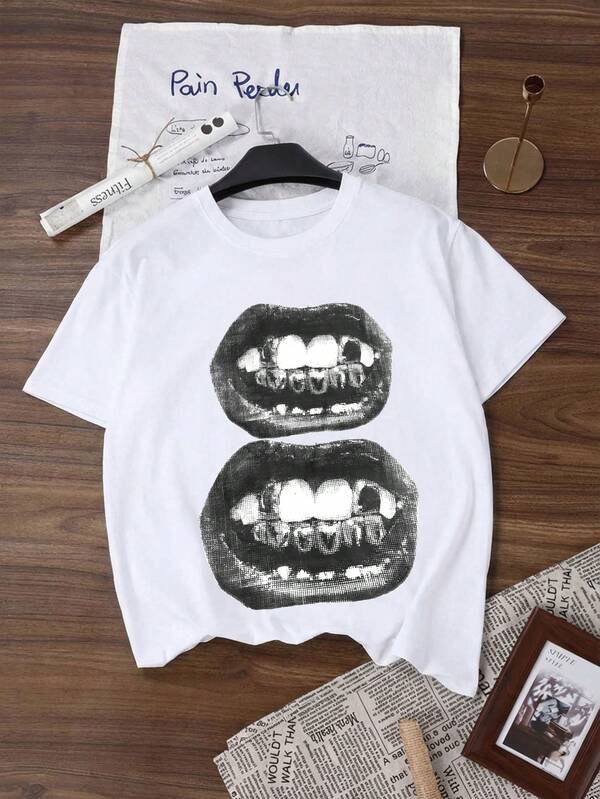 Es Trus Plus Summer Women's Fun And "Lips" Personalized Pattern Print Street, Korean Comfortable Retro Fashion Hip-Hop Commuting Versatile Y2k Clothing Women's Clothing, Suitable For Outdoor Leisure, Regular Niche Punk Style White Loose Fitting Plus Size Round Neck Short-Sleeved T-Shirt