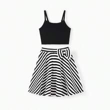 Matching Family Outfits – Striped T-Shirt For Men & Boy, Crop Top & Midi Skirt Co-Ord Set For Women & Girl, Flared Dresses For Baby Girl – Stylish Summer Family Coordinated Cotton Set - 黑與白 - 查看 3