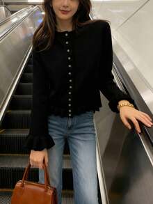 2025 nouveau Pull tricoté élégant à col rond, avec volants superposés et plissés pour femmes. Polyvalent et décontracté, pour l'automne/l'hiver, de couleur gris unicolore