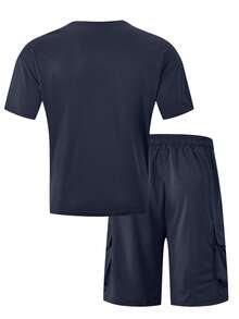 Bộ 2 món gồm áo thun nam màu xanh navy dáng rộng và quần short kaki, kiểu dáng thể thao thường ngày, trang phục thoải mái phù hợp cho bãi biển, kỳ nghỉ và du lịch. - Màu xanh hải quân - Xem 4