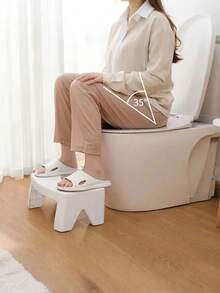 1个多功能浴室马桶凳增高器，有象牙色、蓝色和灰色可选。防滑设计，适用于办公室、卫生间，可用作脚踏凳、浴室防滑辅助踏凳，坚固耐用，可拆卸，方便收纳，适合成人、老人、孕妇和儿童使用，可移动设计，塑料便携式蹲凳，防滑蹲垫。