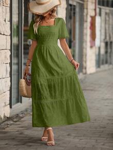 Women's Long Green Dress With English Embroidery, A-Line Silhouette, Square Neckline, Puff Sleeves, And Ruffled Hem. - 橄欖綠 - 查看 4