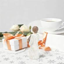 A Girl Holding A Resin Ornament For A House - Handcrafted Decorative Statue, Festive Ornament For Living Room Decoration, Christmas Home Decoration, Home Décor - 白色 - 查看 5