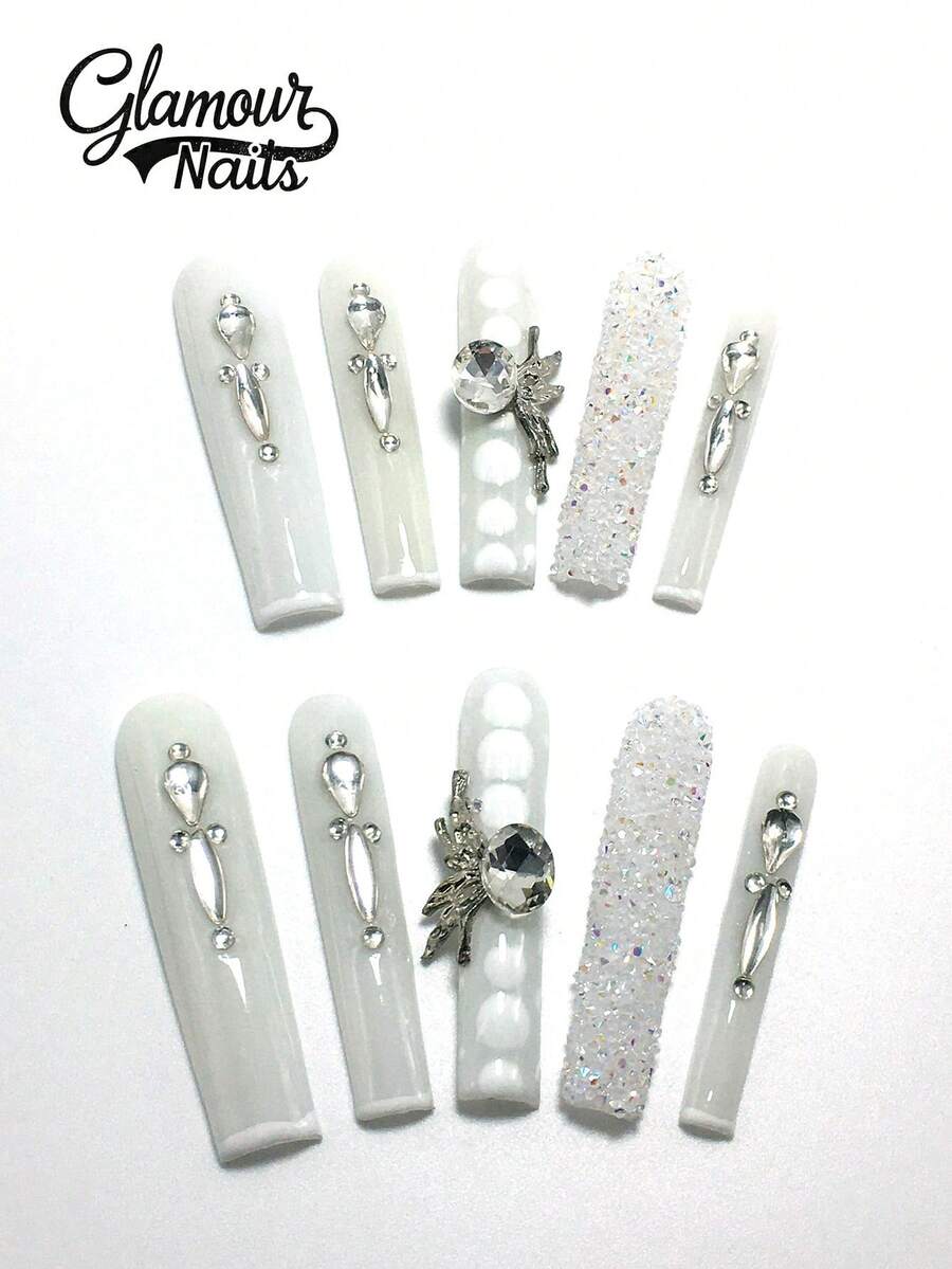كل مجموعة تحتوي على 10 قطع من أظافر أكريليك على شكل تابوت مصنوعة يدويًا من طراز Y2K، تتميز بتصاميم فرنسية مزينة بالراين ستون والبتلات والزخارف الفراشية. متوفرة بدرجات لونية متعددة وظلال عارية، مع ثلاثة أحجام لتناسب احتياجات مختلفة. مثالية للاستخدام في عيد الميلاد والحفلات وحفلات التخرج والارتداء اليومي، تأتي هذه المجموعة مع طقم أدوات الأظافر، مما يجعلها هدية مثالية للنساء والفتيات. - متعدد الألوان - مشاهدة 1