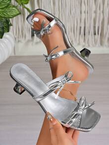 Sandálias de Salto Alto Elegantes para Noivas, Novos Chinelos de Verão com Bico Quadrado, Laço Sexy, Salto Gatinho para Festa de Casamento, Feriado, Encontro à Noite, Sandálias Abertas Essenciais para Mulheres, Elegantes e Estilosas, Adequadas para Halloween, Versáteis, Tamanho Maior Meia Numeração - Prata - Visão 11