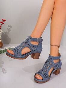 Giày sandal cao gót hở mũi nữ mùa Xuân/Hè 2026, thiết kế lỗ thoáng khí, khóa đơn, khoét hông, gót chunky thoải mái, phù hợp cho mặc hàng ngày, ngoài trời, công sở, đi học, kiểu dáng thời trang đa năng, sandal cao gót màu xanh dương, gót đế xuồng - Màu xanh lam - Xem 6