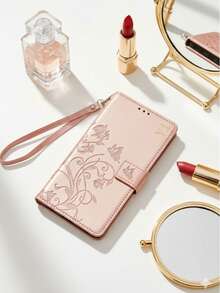 1pc Custom Wallet-Style Phone Case With Embossed Floral And Butterfly Patterns, Featuring A Wrist Strap And Built-In Card Slot, And Customizable With A Creative Gold-Stamped Name. A Perfect Birthday And Christmas Gift. Compatible With IPhone 17 Pro Max/16/15/14/13/12/11 Pro Max. Utilizes 3D DIY Engraving And Gold-Stamping Technology.