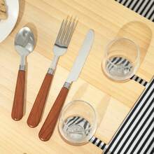 Outsunny Wicker Picnic Basket, Picnic Box For 4 People With Picnic Mat, Cutlery Set, Bottle Opener, Picnic Table, Complete Set For Camping, Beach, Christmas, Light Brown