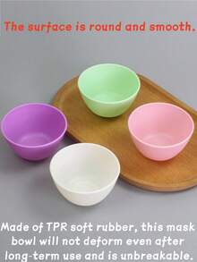1个DIY面膜搅拌碗，带有精确的刻度标记，方便混合面膜粉，是制作定制面膜的理想工具。采用耐用柔软的橡胶材料制成，不易损坏。