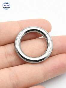 1 sztuka lekkich, kwalifikowanych ASTM F136 tytanowych kółek do nosa z zawiasami, do przegrody nosowej, chrząstki, helisy, Daith, Tragusa, Rook Conch, wargi, płatka ucha, kolczyk do przegrody nosowej dla kobiet i mężczyzn, biżuteria do ciała, duży rozmiar 10G, 8G, 6G, 8-19 mm