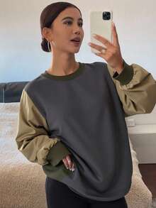 Livesso 女士撞色圆领落肩长袖口袋装饰宽松休闲百搭T恤，秋冬款 - 灰色 - 查看 3