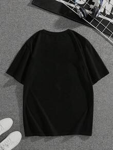 这款几何狼头印花短袖T恤专为青少年男孩设计，逼真的狼头图案搭配蓝色眼睛，休闲宽松的圆领版型，适合学生日常穿着、上学和通勤。 - 黑色 - 查看 3