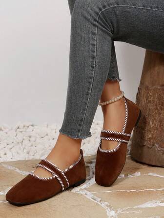 1 par enfärgade pendlingsskor med spetsiga tå och platta slip-on, lämpliga för hemmet, kontoret, alla årstider