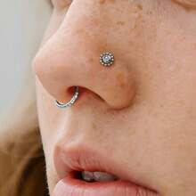 Giga 1PC ASTM F136 钛金属 16G 迷你串珠唇钉，无螺纹 CZ 花朵平底耳钉，适用于耳屏、耳软骨、耳廓、鼻部等部位的穿孔，经典款，女士适用 - 銀色 - 查看 2