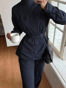 DAZY Bộ 2 món áo thun tay dài cổ cao thắt eo và quần sọc rộng rãi cho nữ mùa thu - Màu xanh hải quân - Xem 4