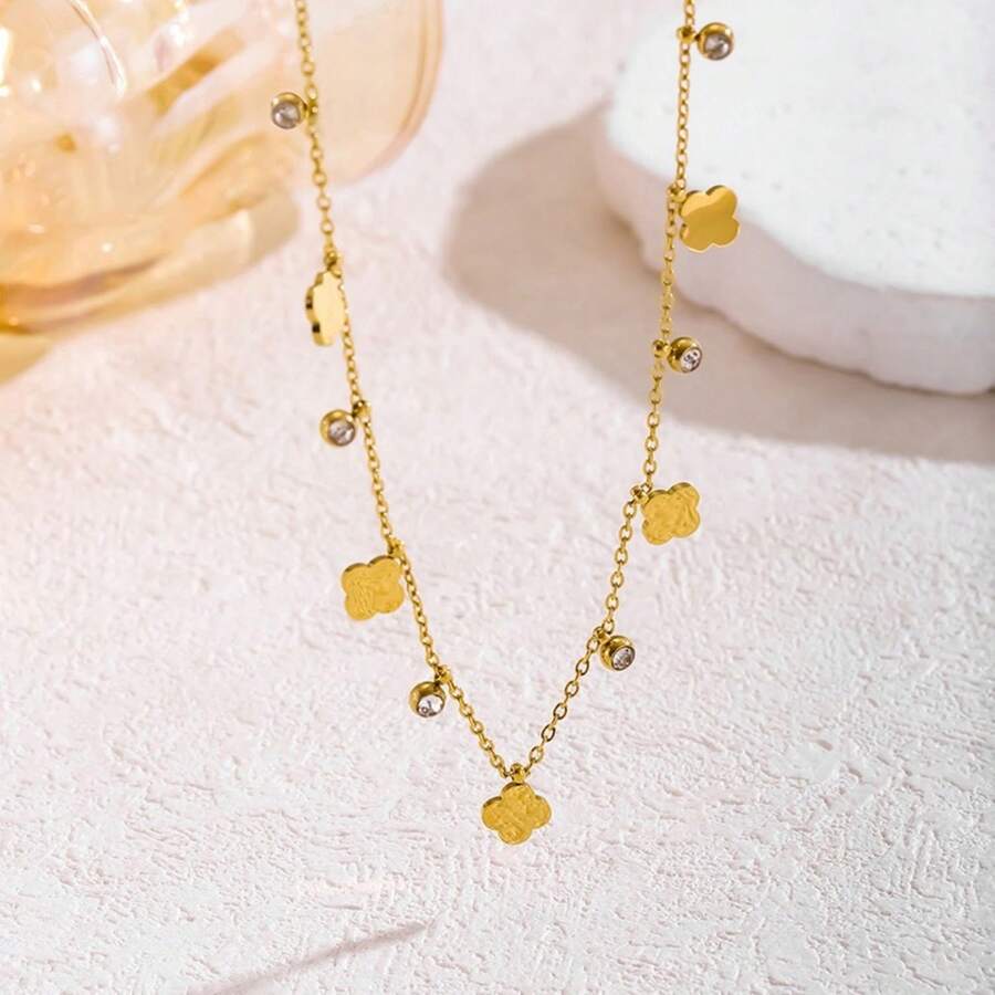 Women's Necklace In 18K Titanium Steel, Modern Style, Fade-Resistant, With Heart, Butterfly, And Star Pendants. Sophisticated Design, Inspired By European And American Styles. - 金色 - 查看 1