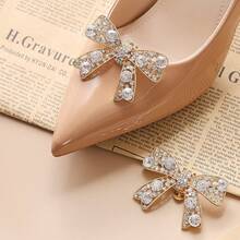 2pcs Shiny Silver Butterfly Shoe Clips, Metallic Mesh Texture, Fully Studded With Rhinestones. Exquisite And Glamorous, Adds Elegant Charm To Footwear