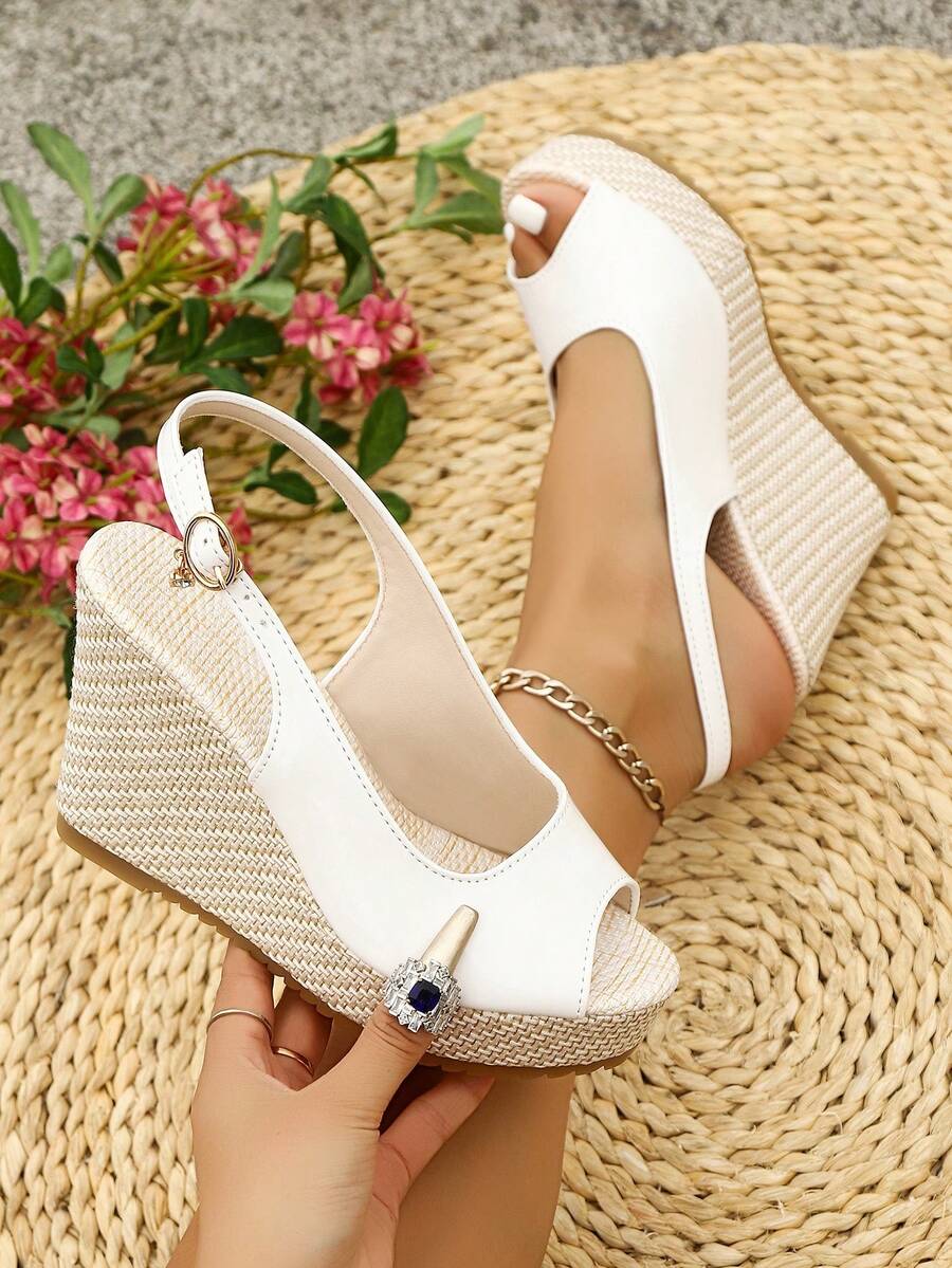 Mẫu sandal nữ thời trang mới năm 2026, kiểu dáng cổ điển, có một khóa cài, nơ đính đá, quai điều chỉnh được bằng da PU, đế dày, gót xuồng. - trắng - Xem 1