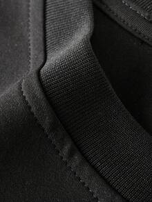 Camiseta informal con estampado del  "¡Qué gente más asquerosa!", cuello redondo, hombros caídos, manga corta, largo regular, tejido de punto ligeramente elástico. - Negro - Ver 4